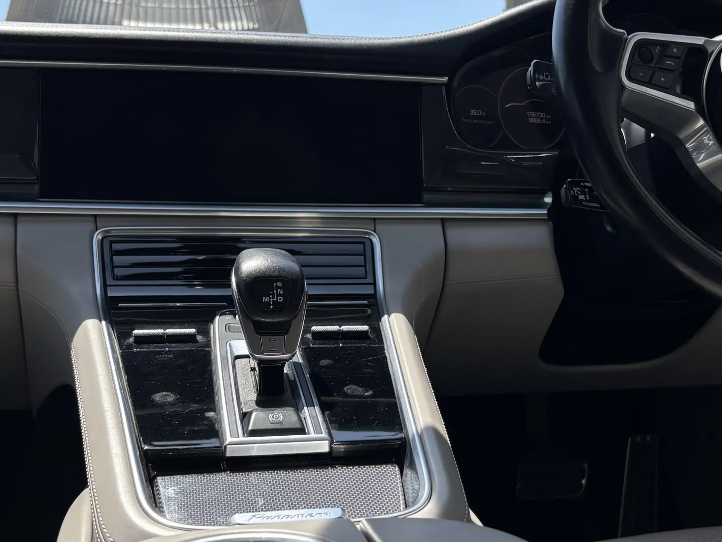 Porsche Panamera 4 - PDK gear selector and centre console