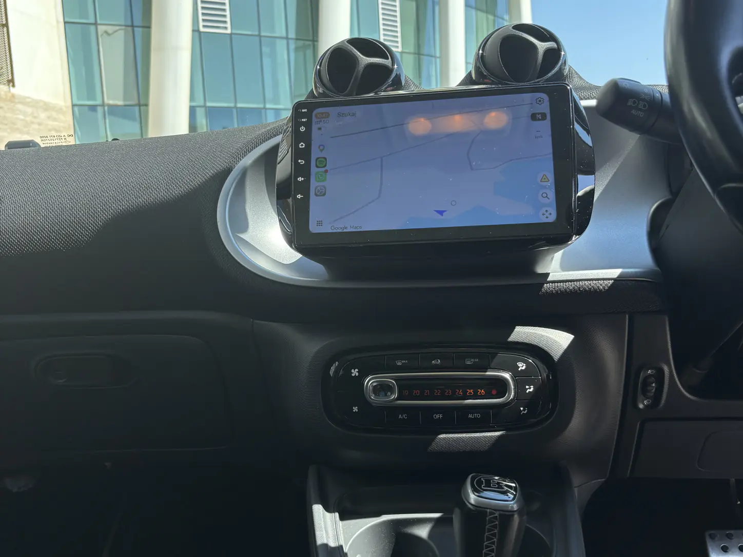 Smart Forfour dashboard with touchscreen navigation